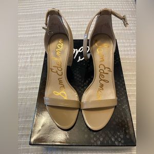 Sam Edelman classic nude patent kitten heel. Size 5.5.